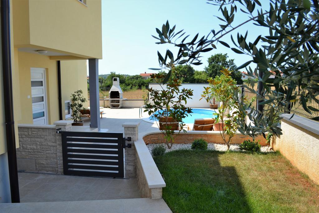 Villa Cera Pula Exterior photo